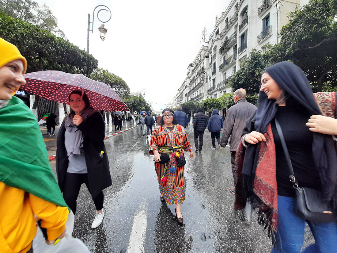 احتفالات رأس السنة الأمازيغية في الجزائر تقاليد تتحدى فتنة السياسة اندبندنت عربية