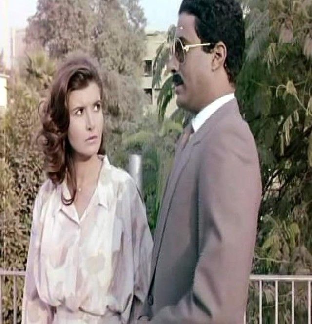 في واحد من أهم أدواره السينمائية مع الفنانة ميرفت أمين وفيلم "زوجة رجل مهم". إنتاج عام 1988. (السينما.كوم)