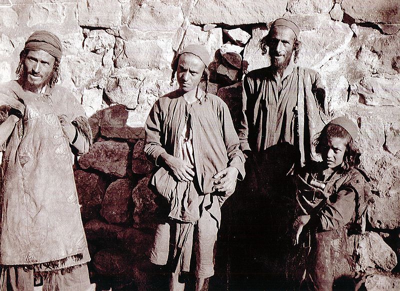 Jews_of_Maswar_(Yemen),_1902.jpg