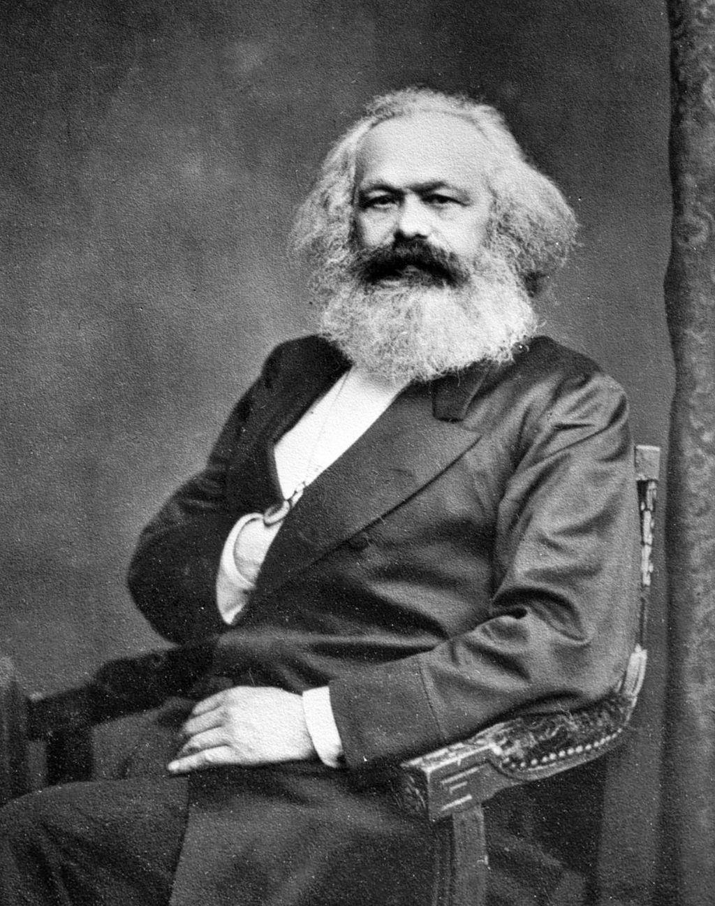 1200px-Karl_Marx_001.jpg