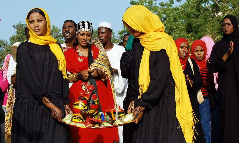 عرس سوداني بالزي التقليدي (اندبندنت عربية - حسن حامد)