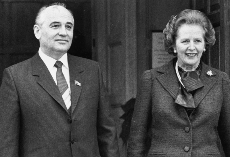 5210411488865051 Mikhail Gorbachev, soviet Politburo member poses with British PM Margaret Thatcher at Chequers during his December 1984 visit to the UK. REUTERS.JPG