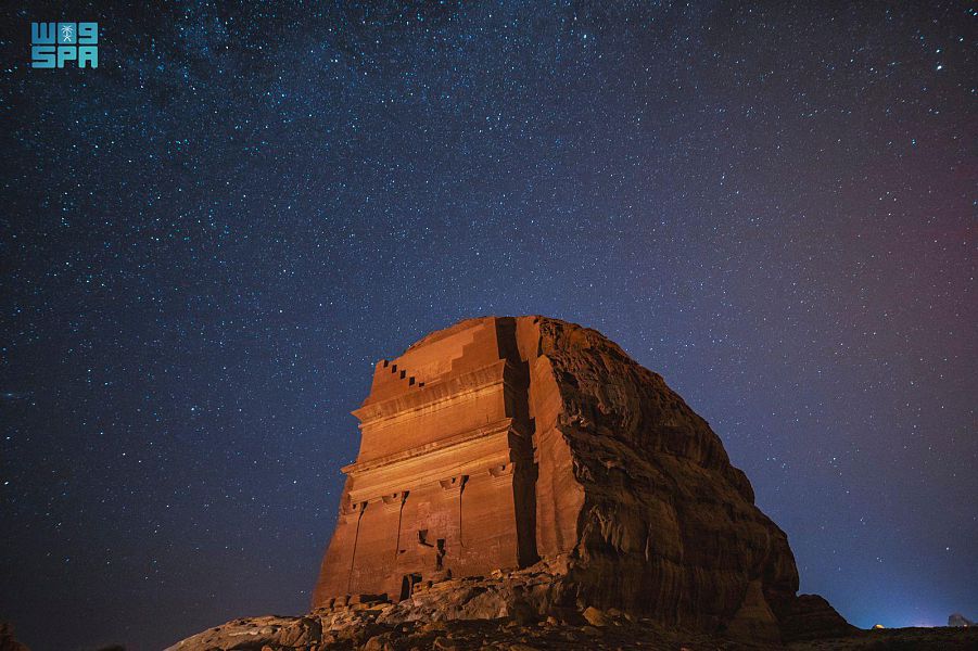 إحدى المباني الجبلية التاريخية في العلا (واس)