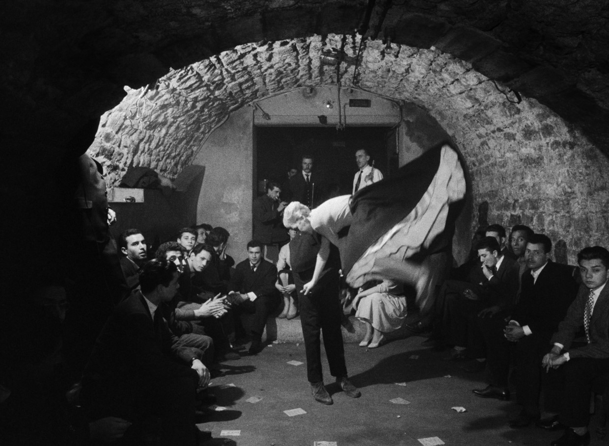 thumbnail_Willy Ronis, Dans une cave, Paris 1957.jpg