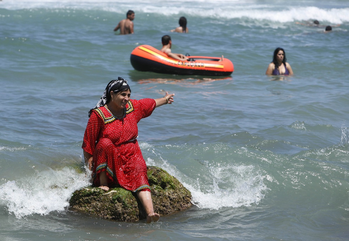 2008-08-10T120000Z_686412770_GM1E48A1MRY01_RTRMADP_3_ALGERIA-VIOLENCE-BEACH.JPG