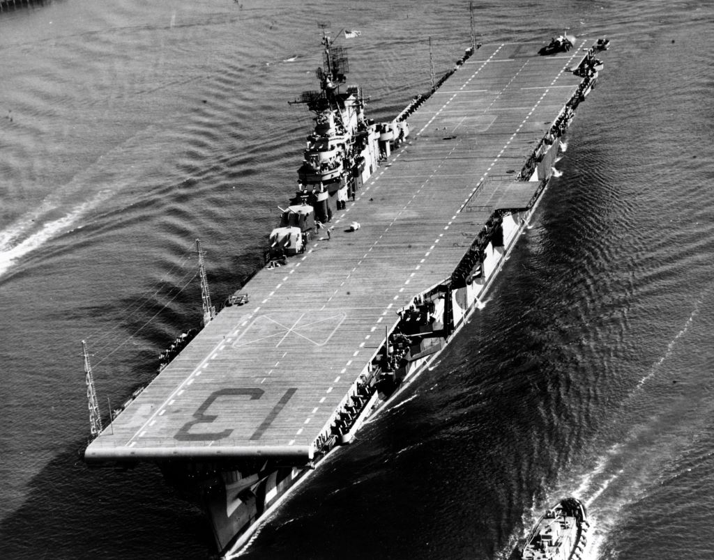 USS_Franklin_(CV-13)_in_the_Elizabeth_River,_off_Norfolk,_Virginia_(USA),_21_February_1944.jpg