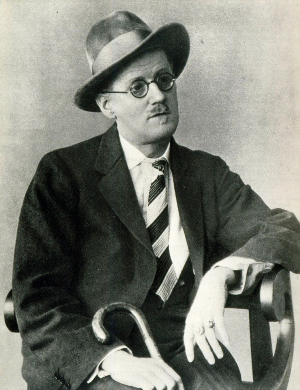 james-joyce1.jpg