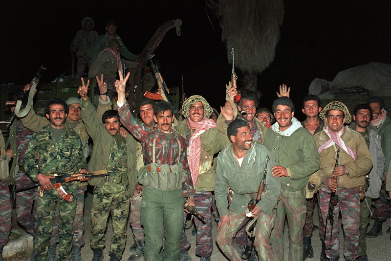 syrian troops beirut 1987 afp.jpg