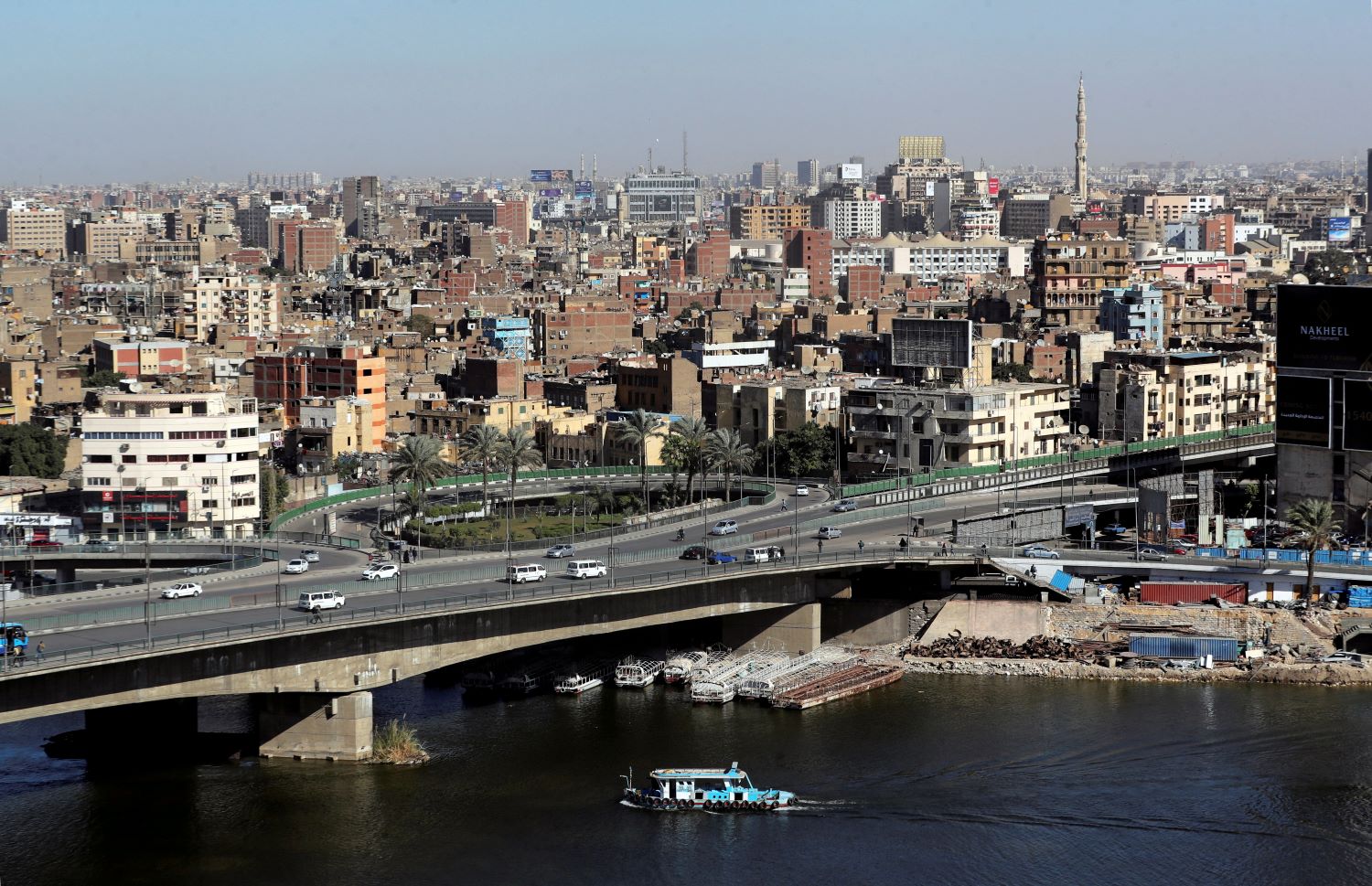 منظر عام للمباني المطلة على نهر النيل في القاهرة.jpg