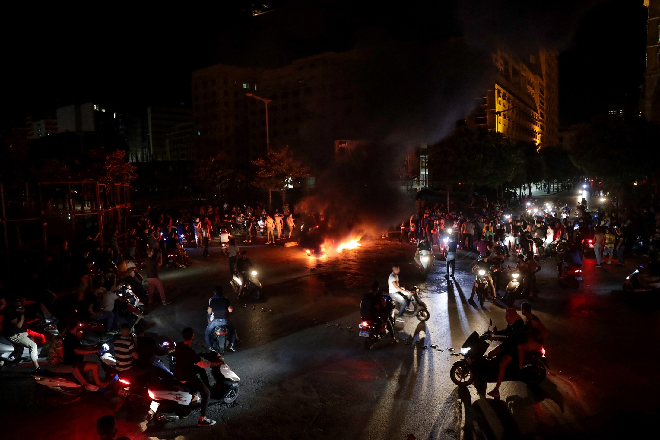 احتشد المئات من أصحاب الدراجات وقطعوا بعض الطرقات المؤدية إلى الضاحية (صورة أرشيفية - ا ف ب) 