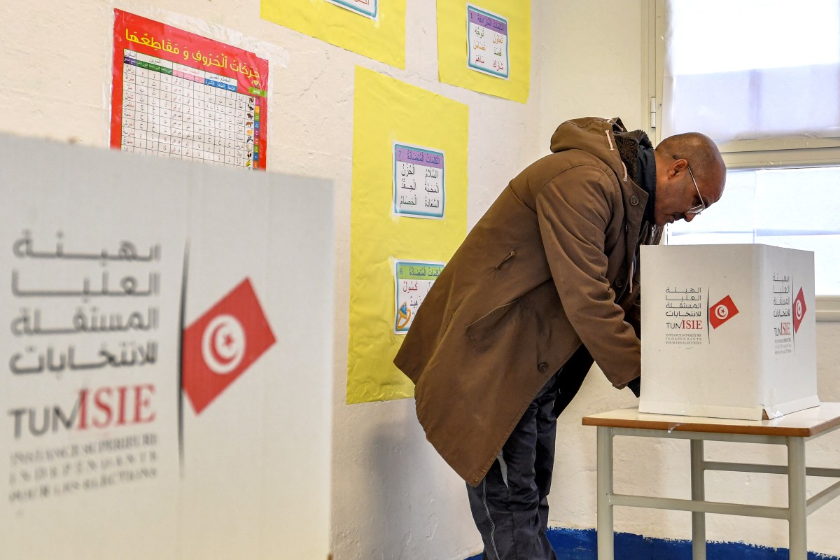 AFP__20231224__348W7RP__v1__Preview__TunisiaVote.jpg