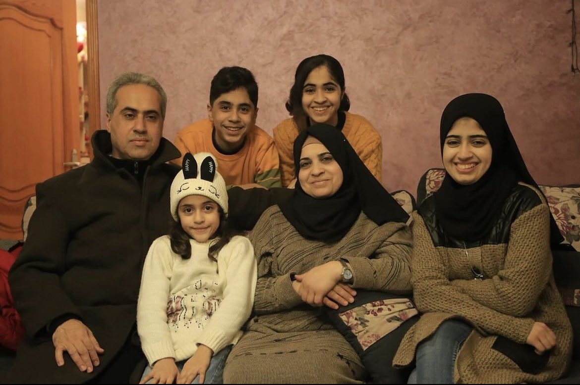سفيان تايه مع عائلته (مواقع التواصل) 