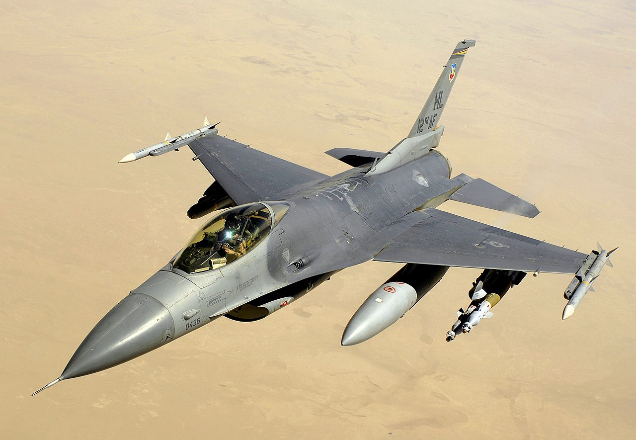 طائرة مُقاتلة أميركية من طراز F-16 (ويكيبيديا).jpg