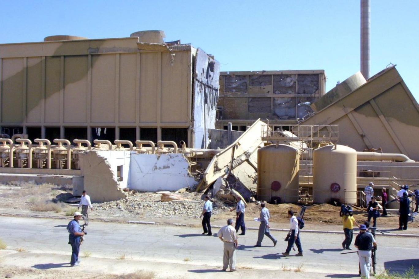 مفاعل تموز الواقع جنوب بغداد الذي دمر عام 1981 (غيتي).jpg