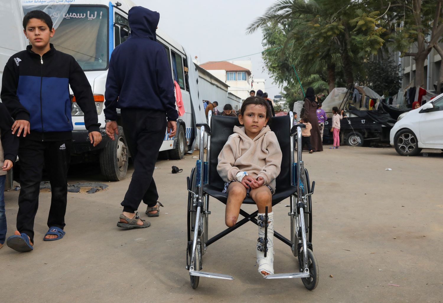 Wounded children in Gaza 2.jpg