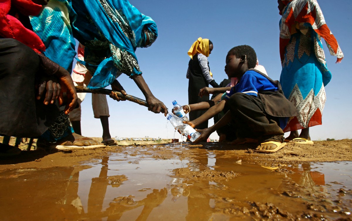 AFP__20170209__LK1VP__v4__Preview__TopshotSudanEnvironmentWaterDrought.jpg