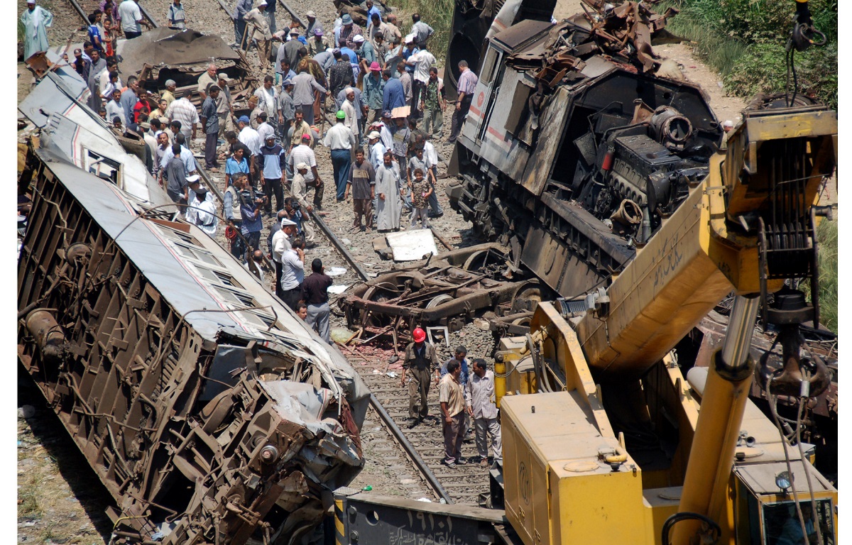 2006-08-21T000000Z_1234986285_MT1KYDO0005IUEKP_RTRMADP_3_AT-LEAST-58-KILLED-IN-TRAIN-CRASH-IN-NORTHERN-EGYPT.JPG