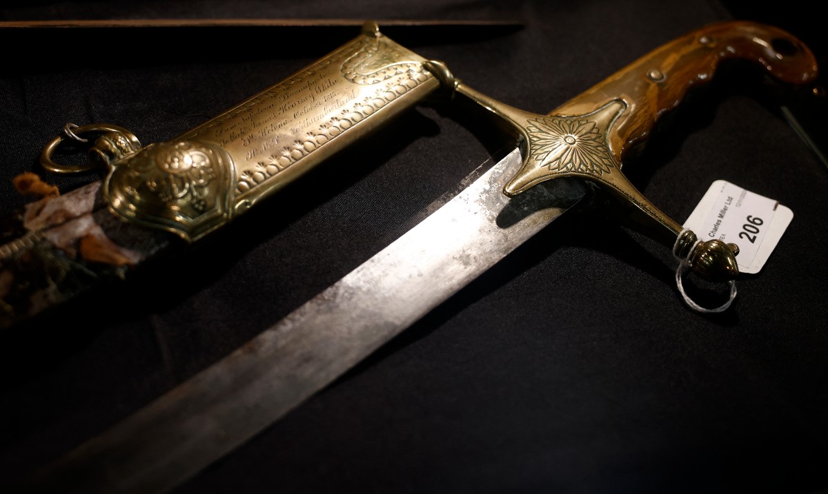 AFP__20241101__36LC9TE__v1__Preview__BritainFranceHistoryAuctionSword.jpg