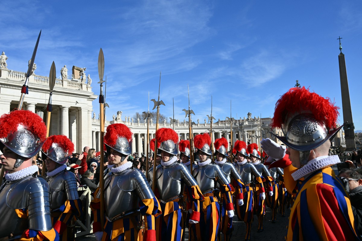 AFP__20241225__36RG783__v2__Preview__VaticanReligionUrbiOrbiChristmas.jpg