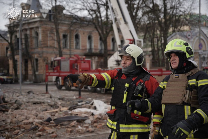 Kyiv state emergency service afp 2.jpg